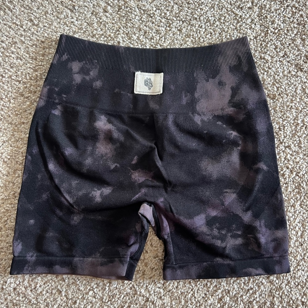 DarcSport Lobos Seamless Everson "Training" Shorts in Big Purple Night Marble